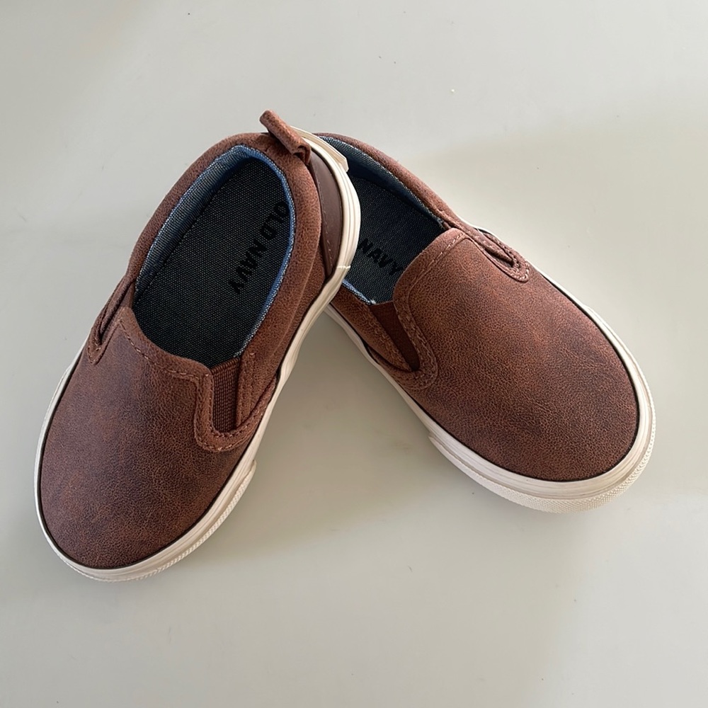 Old navy faux leather toddler shoes